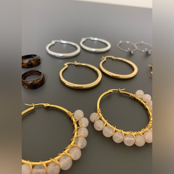 Lot of assorted earrings and 4 nut shell rings - Picture 3 of 10